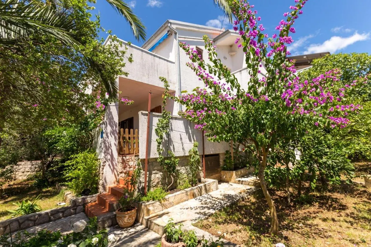 מאלי לוסיניי Apartments Nives, Artatore 0*, מאלי לוסיניי קרואטיה