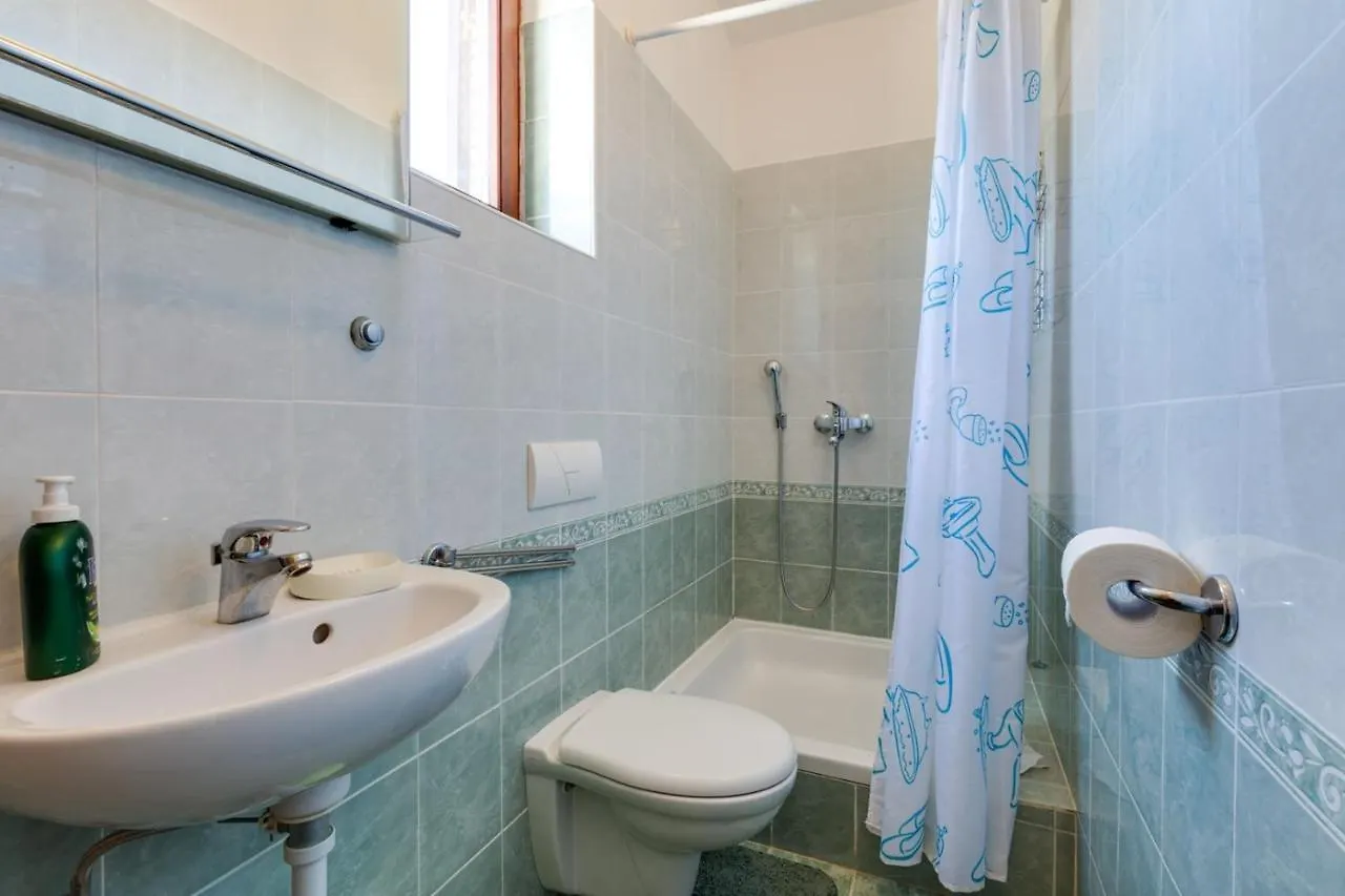 מאלי לוסיניי Apartments Nives, Artatore 0*, מאלי לוסיניי
