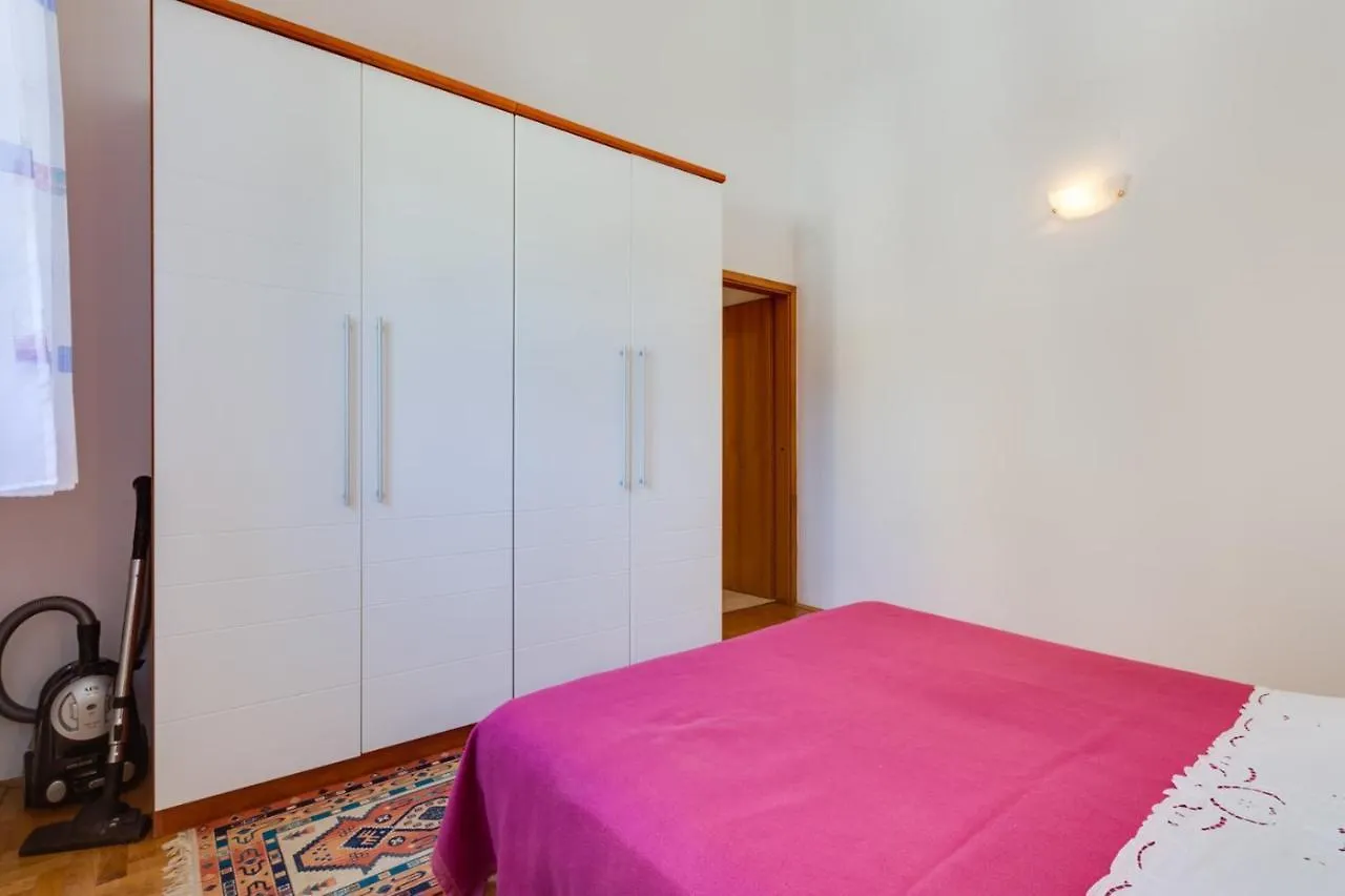 מאלי לוסיניי Apartments Nives, Artatore קרואטיה